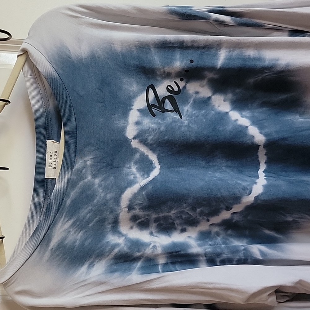 Women's long-sleeved top
